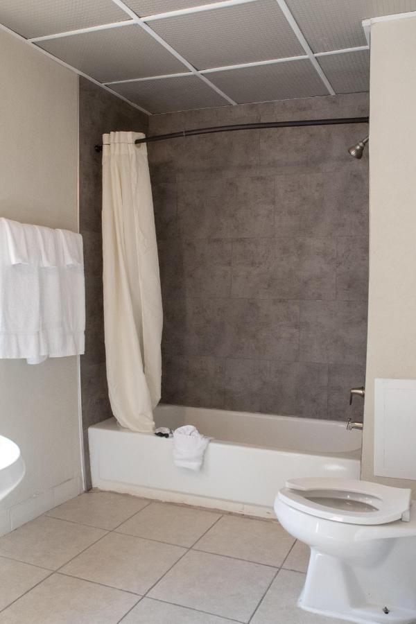 דירבורן Hotel Chataura מראה חיצוני תמונה