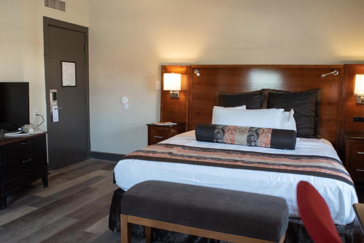 דירבורן Hotel Chataura מראה חיצוני תמונה