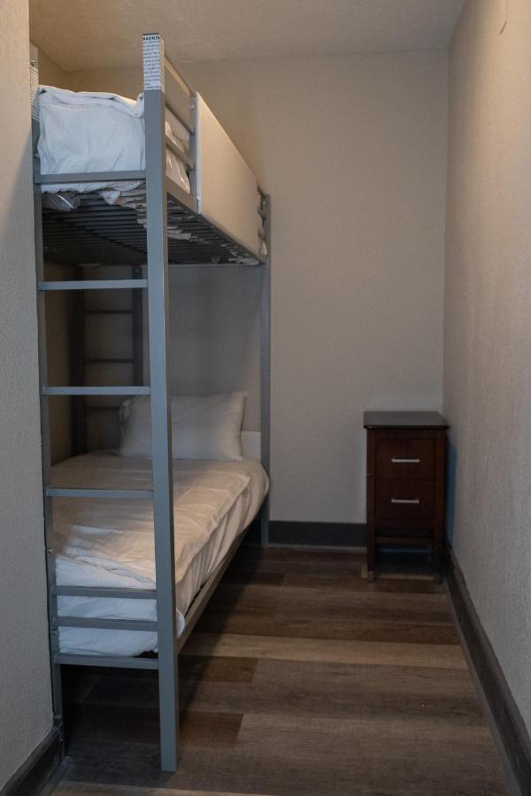 דירבורן Hotel Chataura מראה חיצוני תמונה