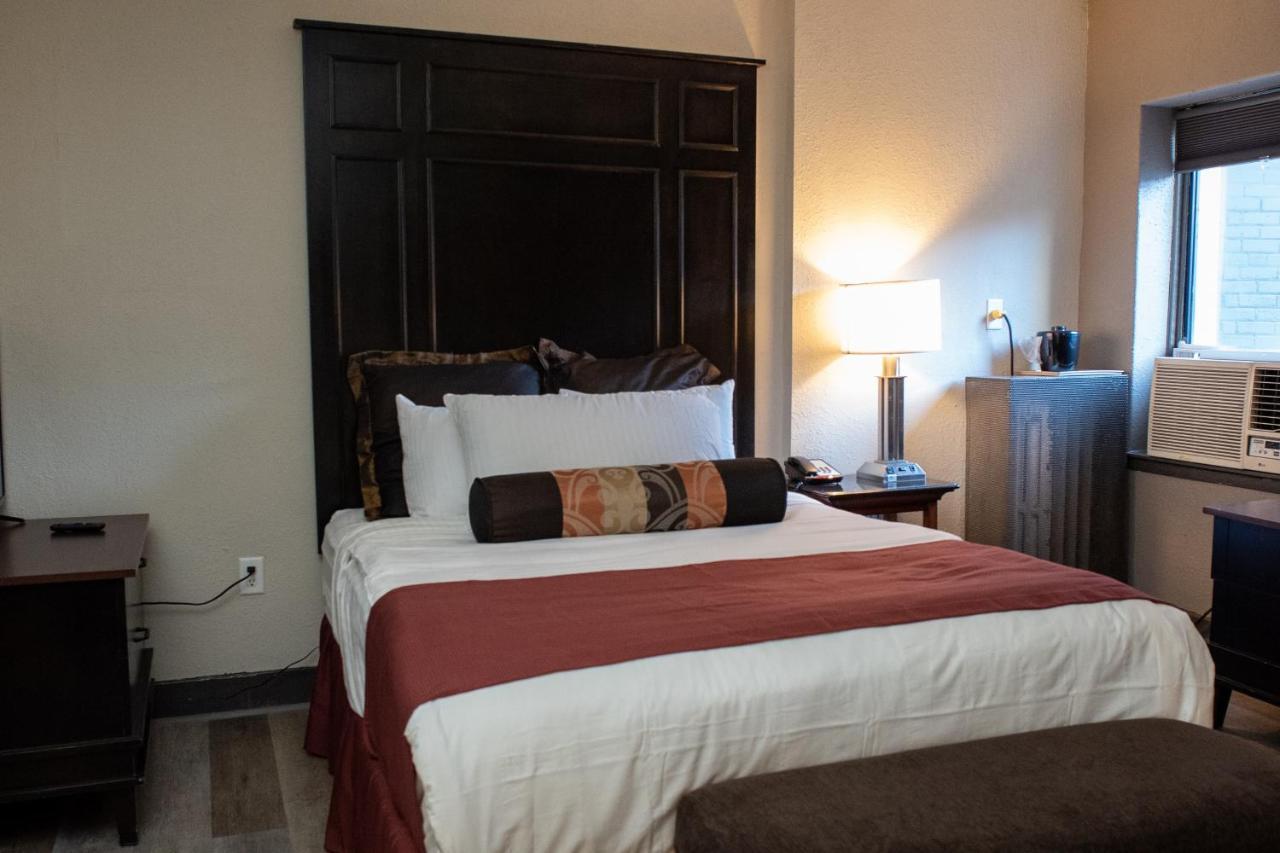 דירבורן Hotel Chataura מראה חיצוני תמונה