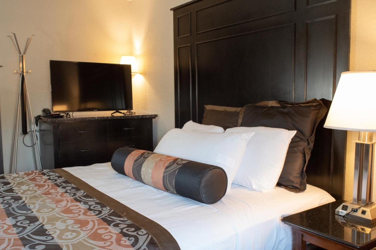 דירבורן Hotel Chataura מראה חיצוני תמונה