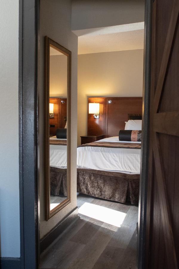 דירבורן Hotel Chataura מראה חיצוני תמונה