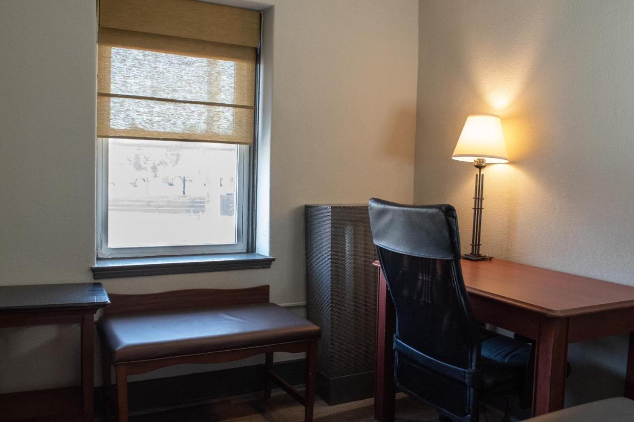 דירבורן Hotel Chataura מראה חיצוני תמונה
